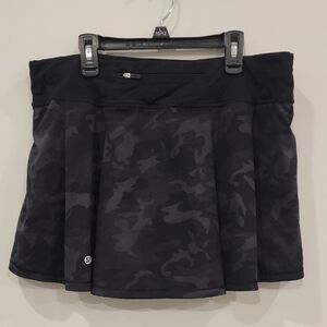 lululemon athletica Black Camouflage Mini Skirt, Size 10 Tall